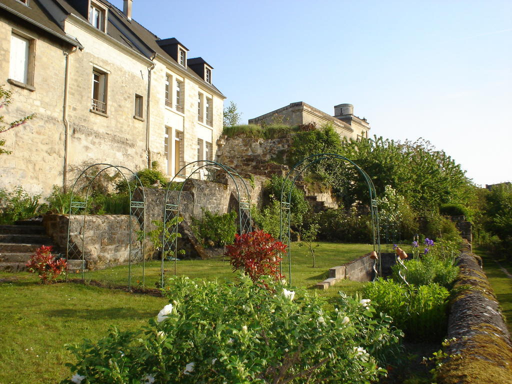 Chambres D'Hotes Sur La Courtine De Coucy ภายนอก รูปภาพ